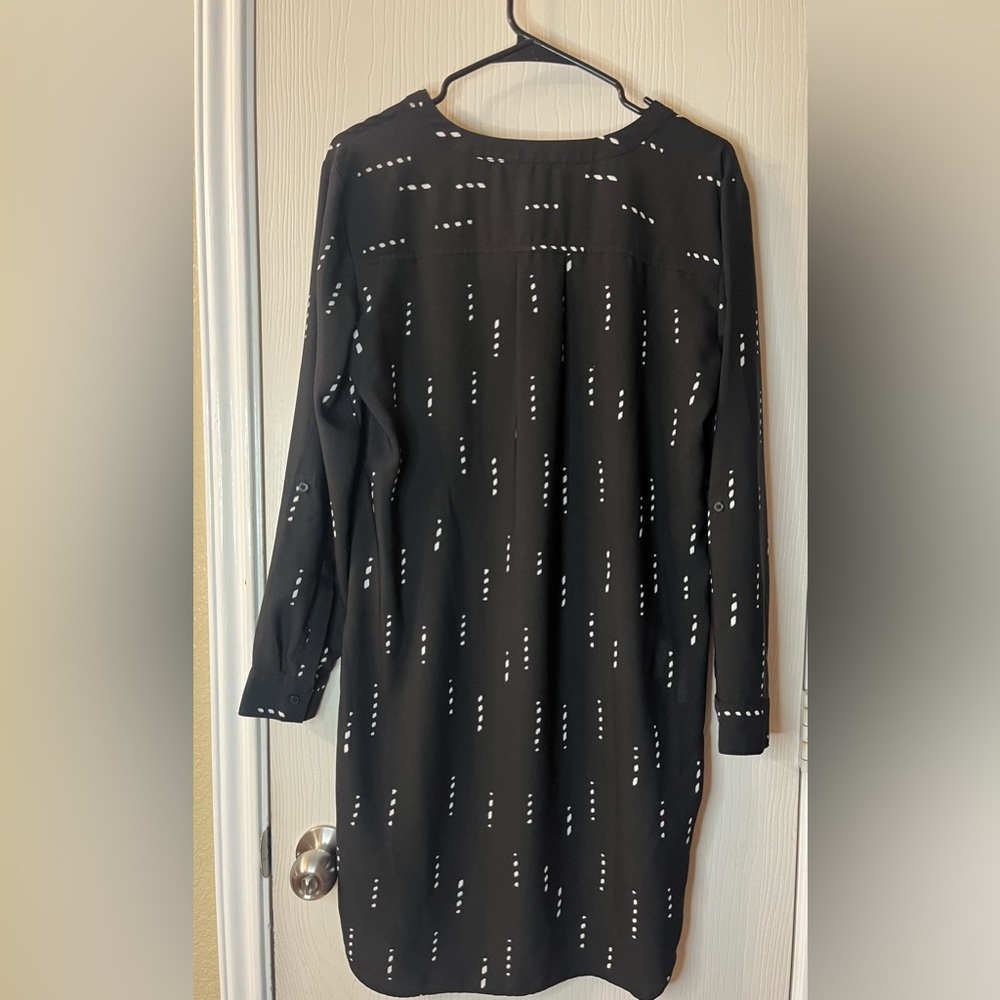 🛍️Ann Taylor Small Black and White Dress - Picture 2 of 4